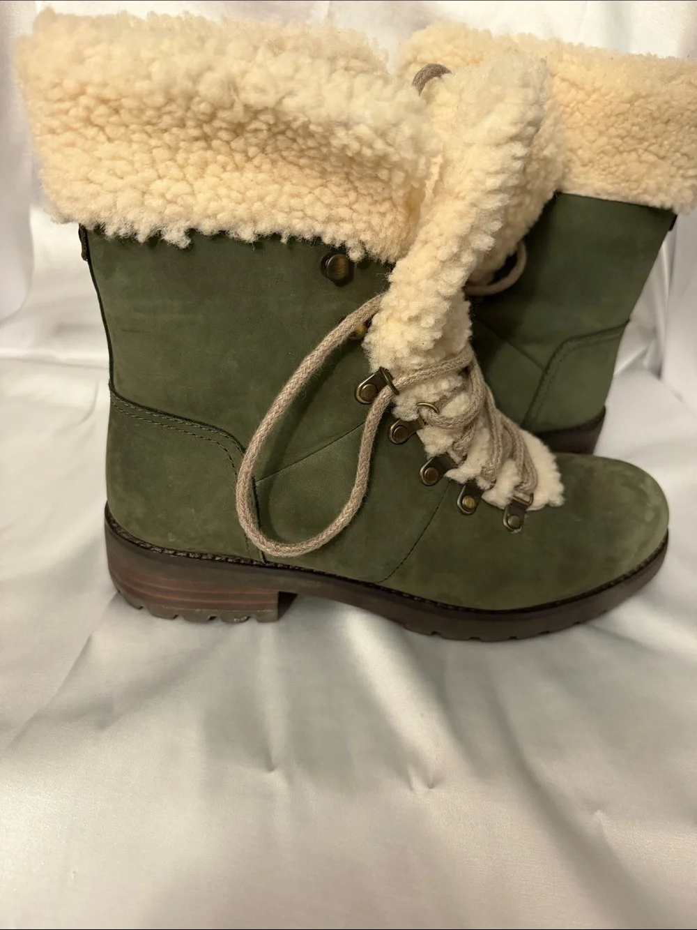 UGG lace up